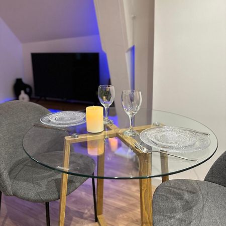 La Suite - Parvis Cathedrale Chartres Luaran gambar