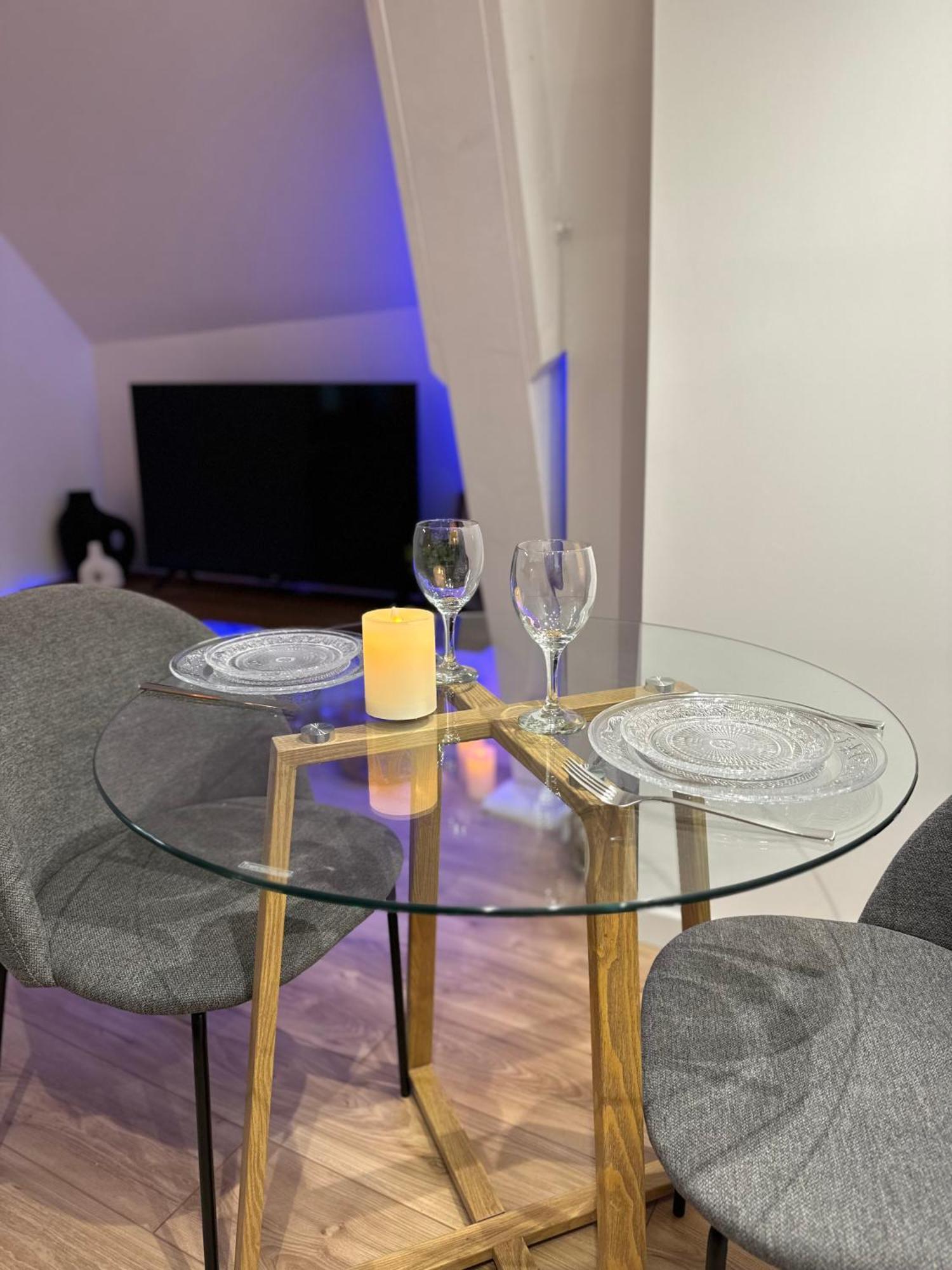 La Suite - Parvis Cathedrale Chartres Luaran gambar